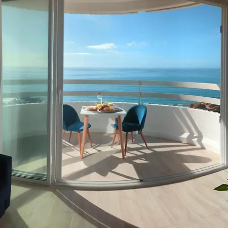 Apartment The View - Modern 1 Bed Flat Beachfront