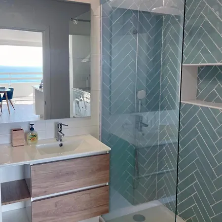 Apartment The View - Modern 1 Bed Flat Beachfront