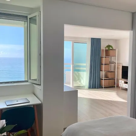 Apartment The View - Modern 1 Bed Flat Beachfront